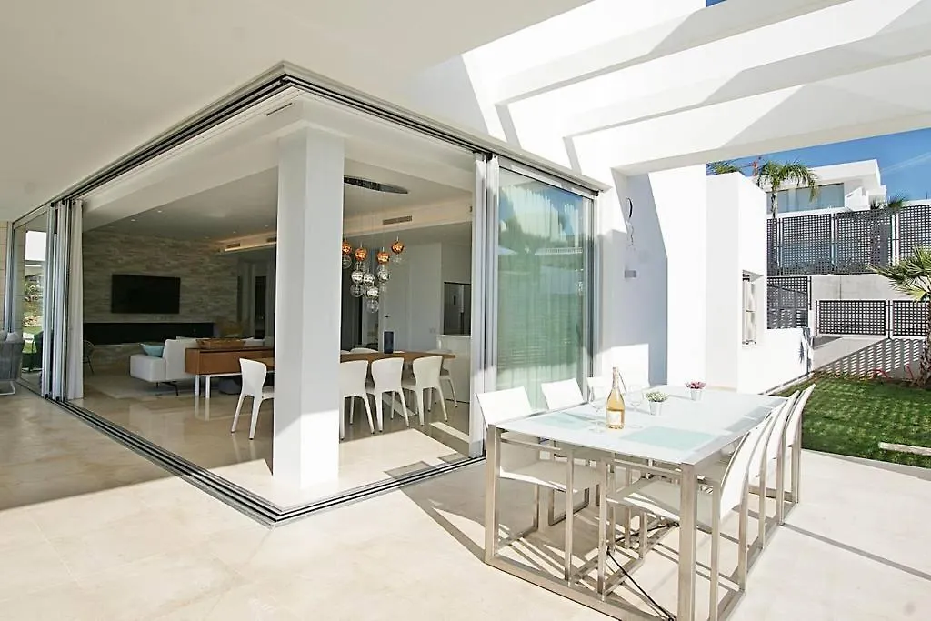 Beautiful Villa With Amazing Views Marbella