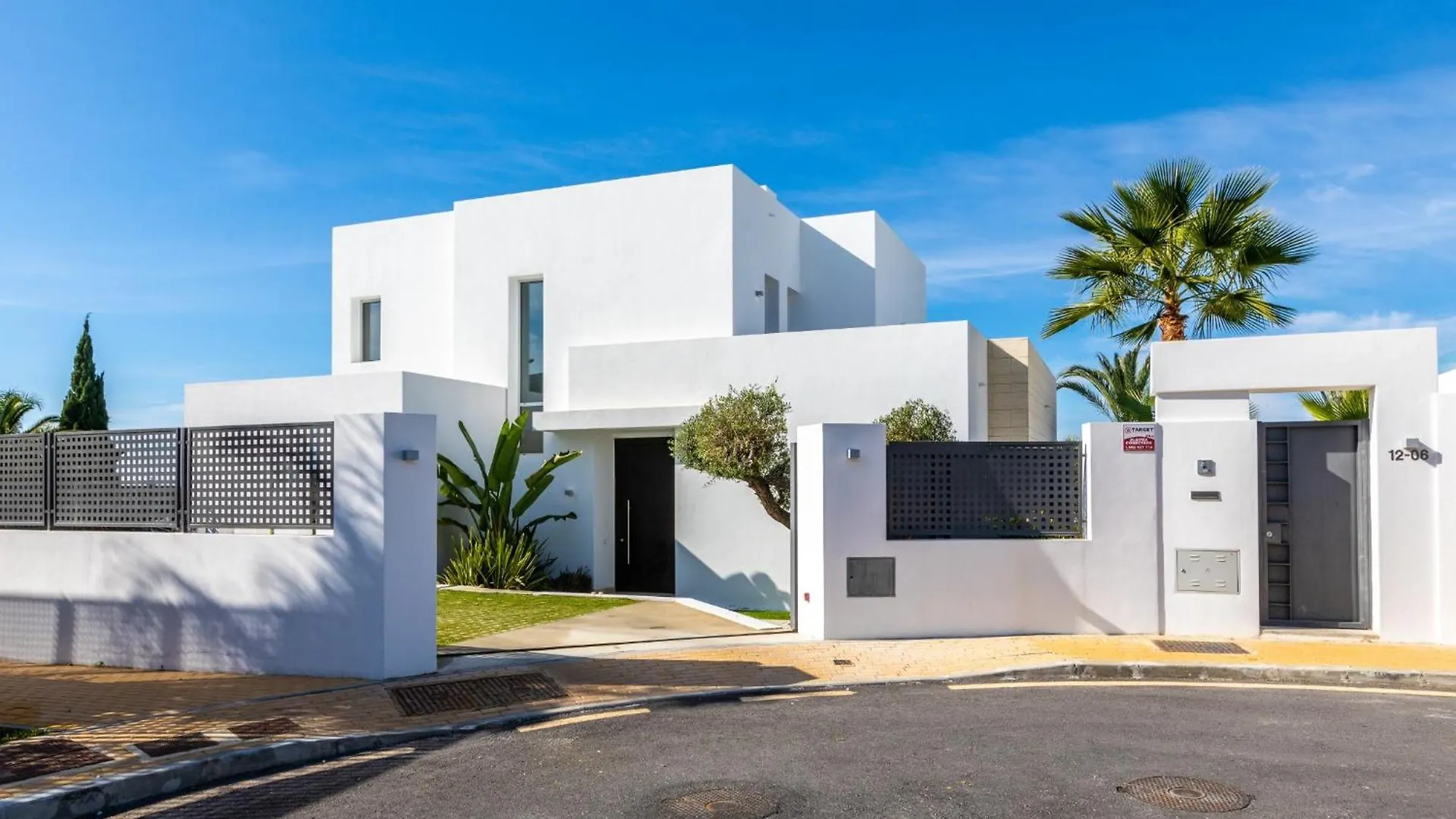 Beautiful Villa With Amazing Views Marbella Spain